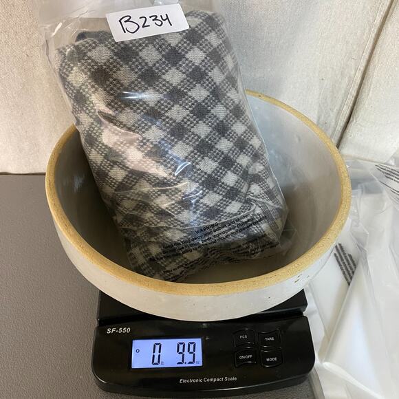 Womens 100% Cashmere Plaid Poncho One Size Vneck Gray Neutral Soft Quiet Luxury - Picture 6 of 6